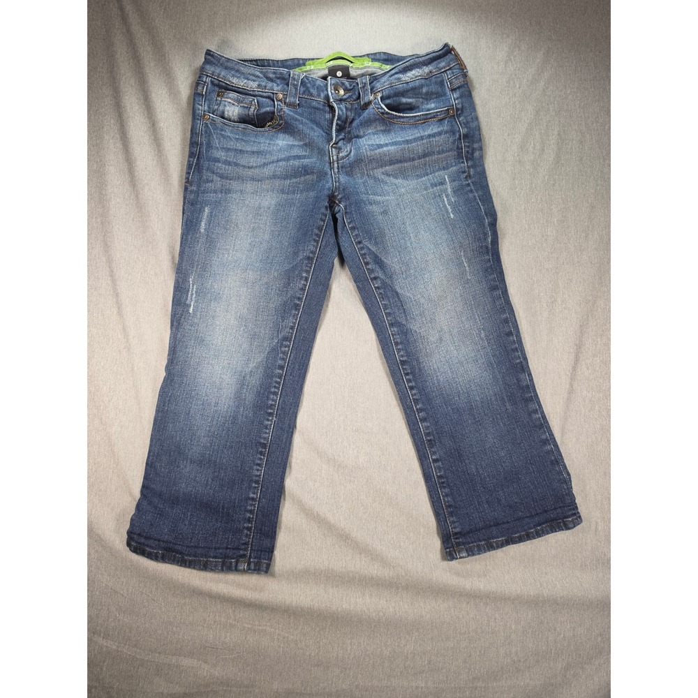 Refuge Womens Size 7 Medium Wash Distressed Denim Capri Jeans P2640 Cropped